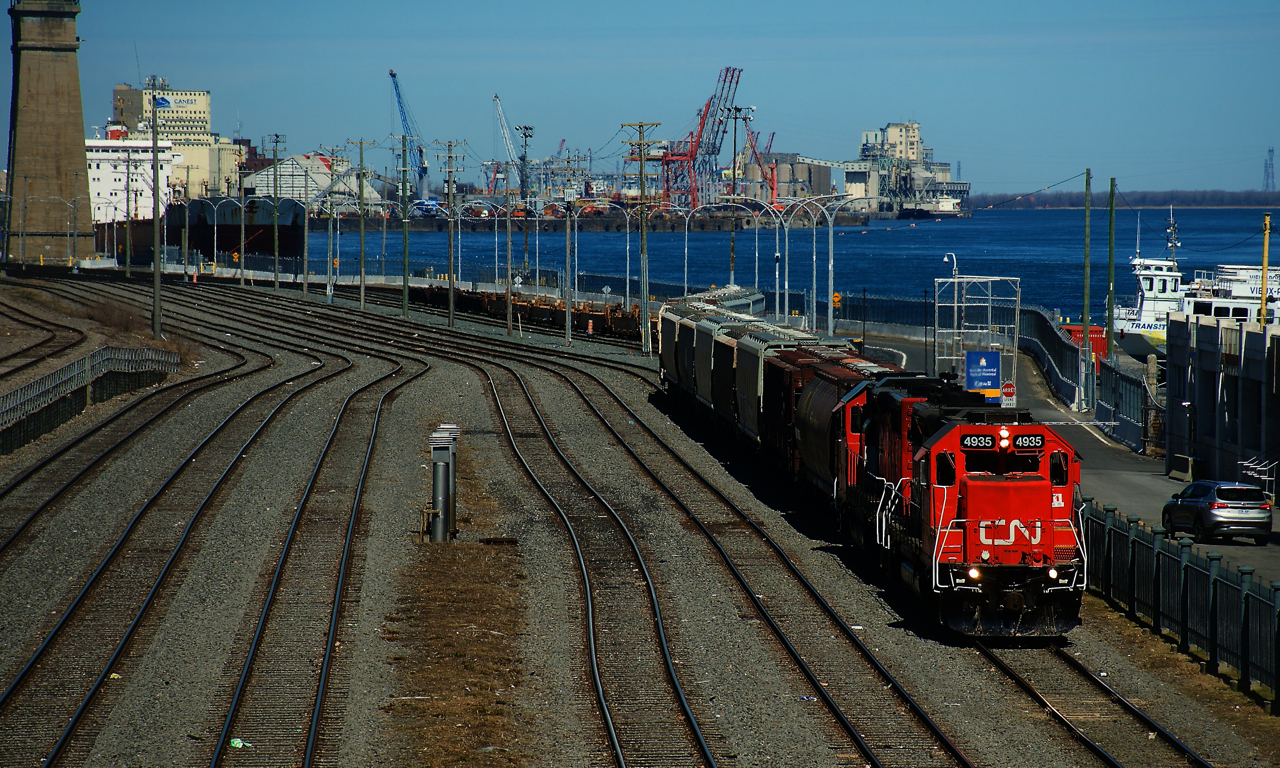 CN 500 is leaving the Port of Montreal.