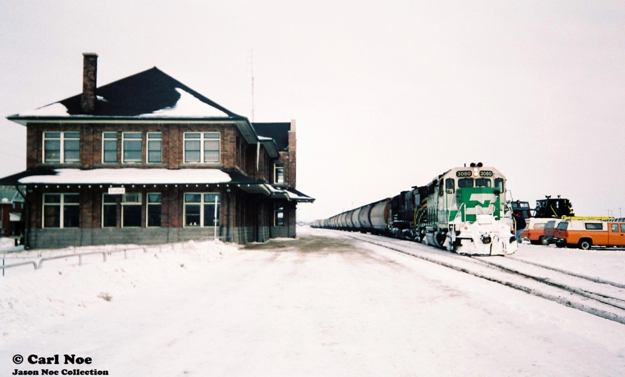 Leased GATX GP40G 3080 and Cape Breton & Central Nova Scotia Railway (CBNS) C630M 2035 are viewed ready to depart for their return trip to Goderich at Stratford, Ontario on February 6, 1994. The winter of 1993-1994 was a brutal one for GEXR’s fleet of second-hand GP9’s and by early February, most were either out of service or severely ailing, which forced RailTex to lease power or transfer from their other operations.