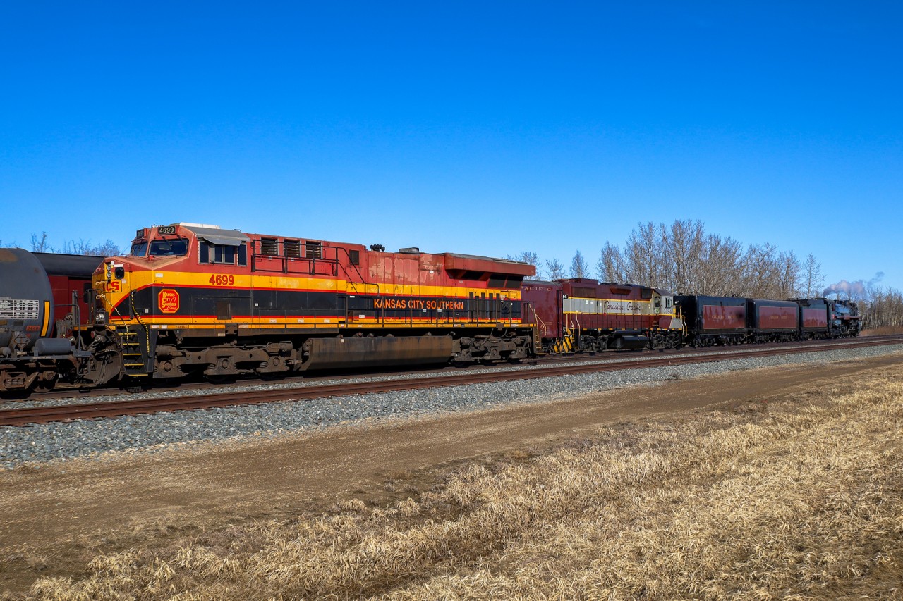 KCS 4699 brings up the rear of CPKC 242-18 after meeting 2816 at Netook.