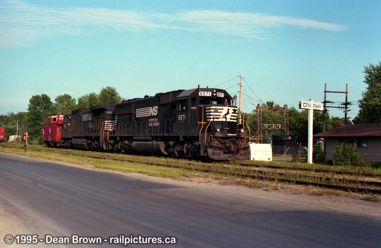 Caught NS 445 with NS 6571 and NS 8599 doing some switching and getting their train before heading to Buffalo.
