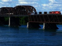 CPKC G95 is returning from Delson with twenty cars and CP 3035/CP 3095 for power.