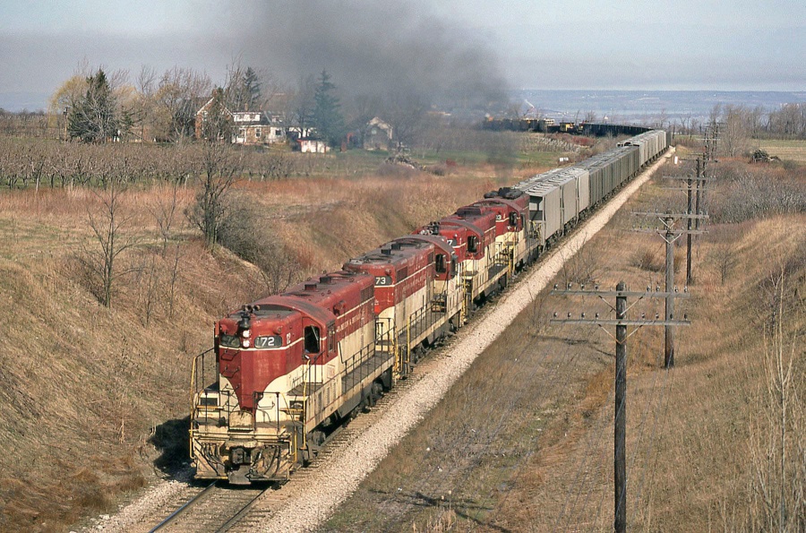 TH & B 72 slugging a big train uphill at Vinemount