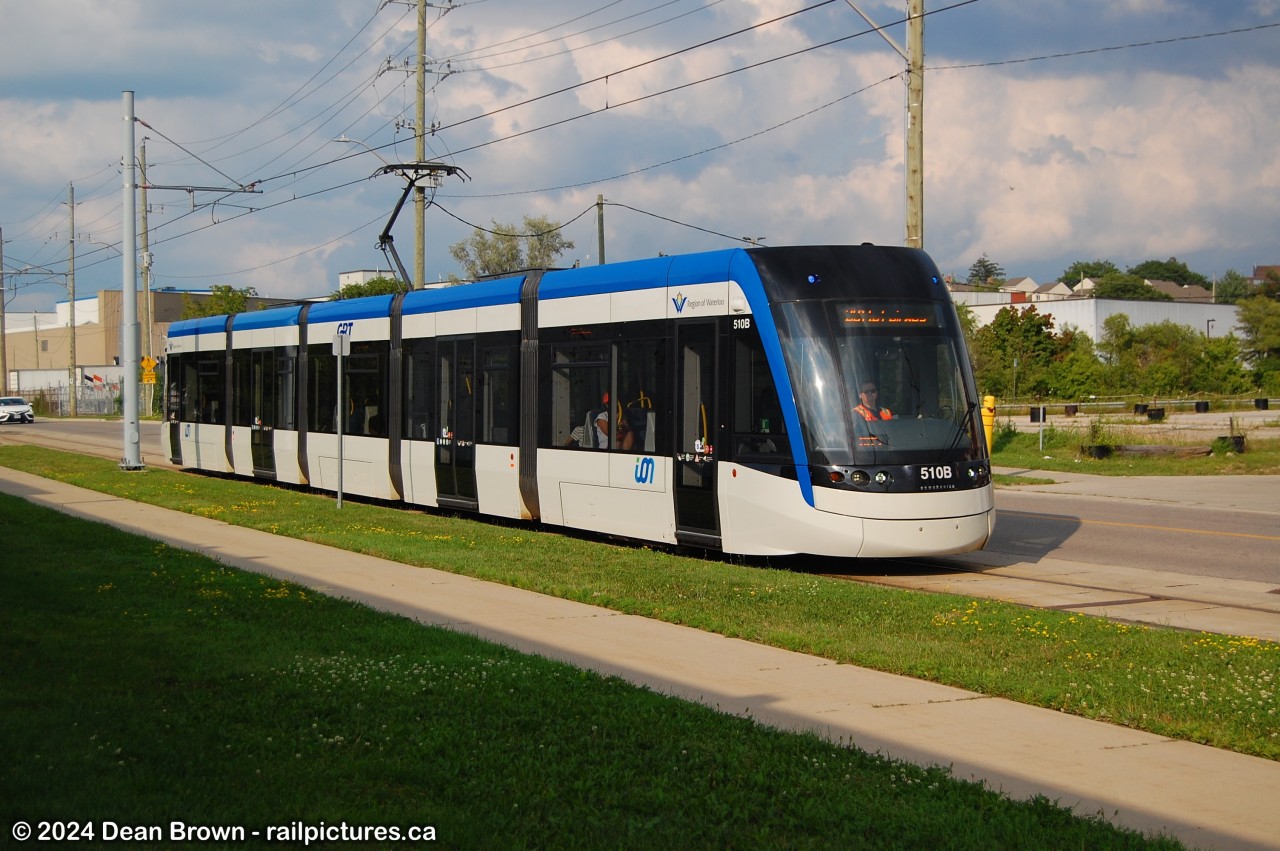ION 510B at the corner of Dundas Ave and Borden Ave S. in Kitchener.
