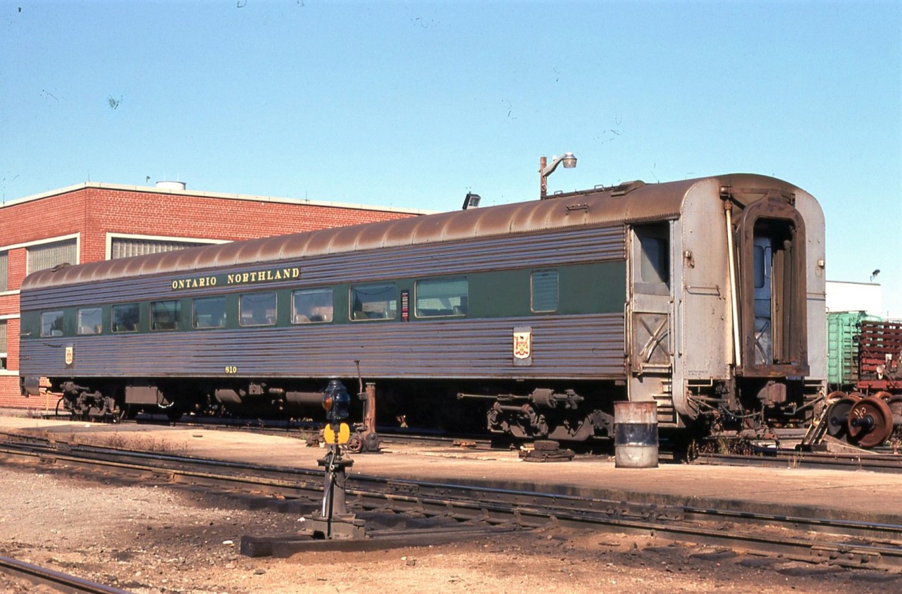 Stainless steel Coach 610 at North Bay shops