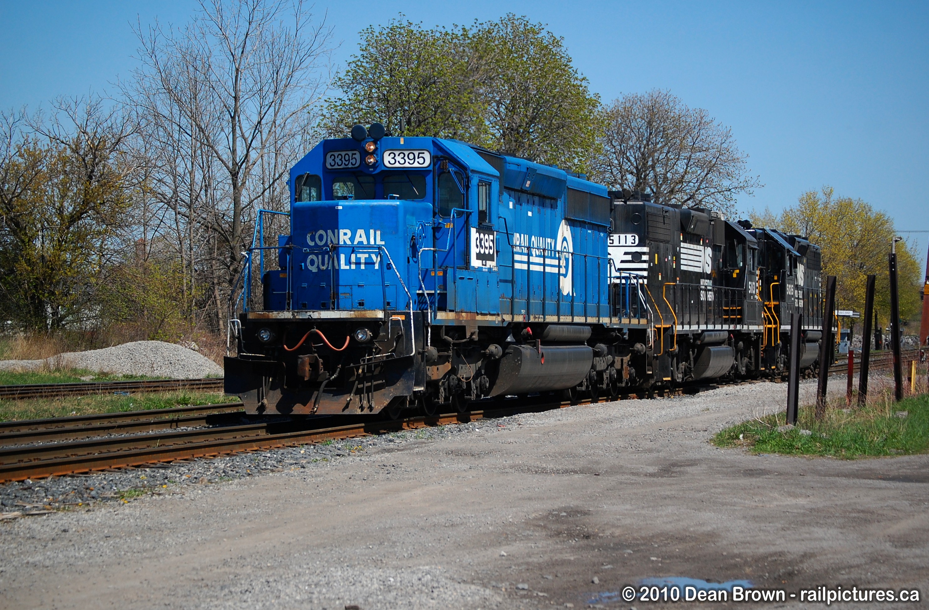 Railpictures.ca - Dean Brown Photo: Ex CR SD40 3395 at Fort Erie ...