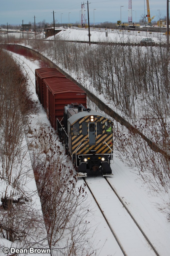 TRRY S-2 7024 heads up the TR Thorold Spur from Merritton to Welland.