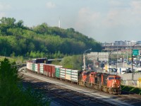 CN 401 has CN 5732, CN 8909, CN 8950 & CN 3876 for power as it approaches Turcot Ouest.