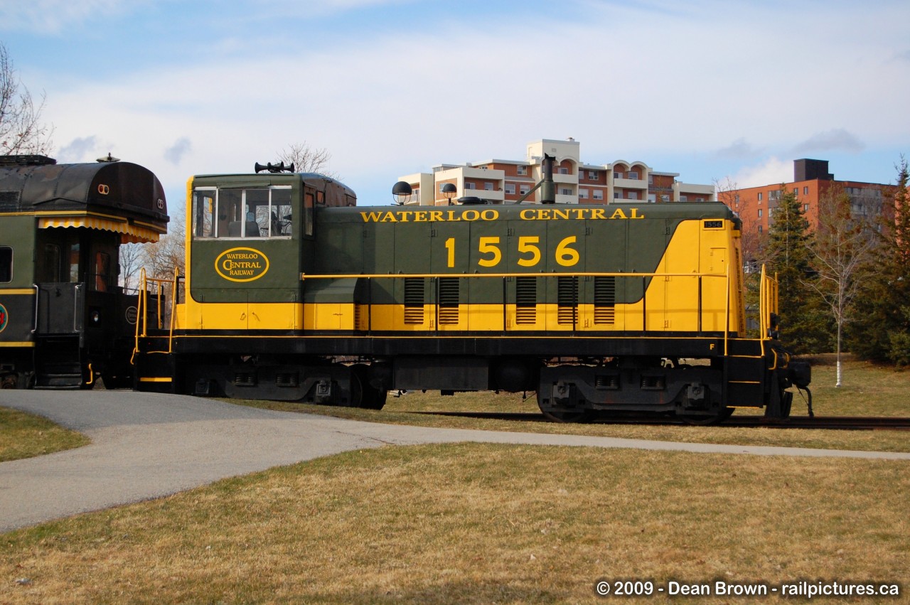 WCRX GE 70 Ton 1556 at Waterloo, ON