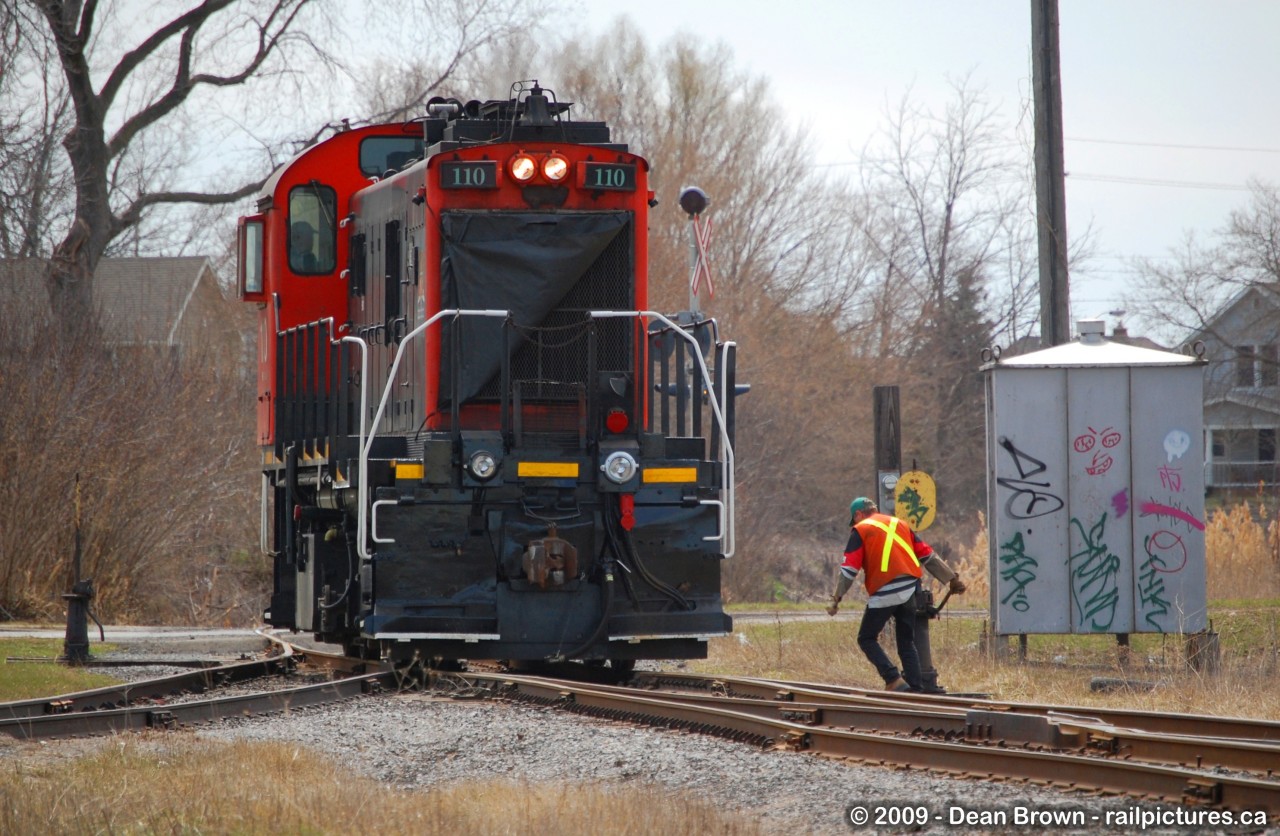 TRRY S-13u 110 doing the run-around at Eastchester Ave.