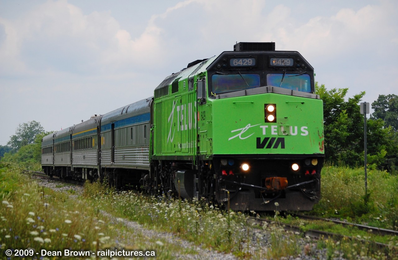 VIA 93 with F40PH-2 6429 (Telus Wrap) on a Bike Train that ran between Toronto and Niagara Falls.