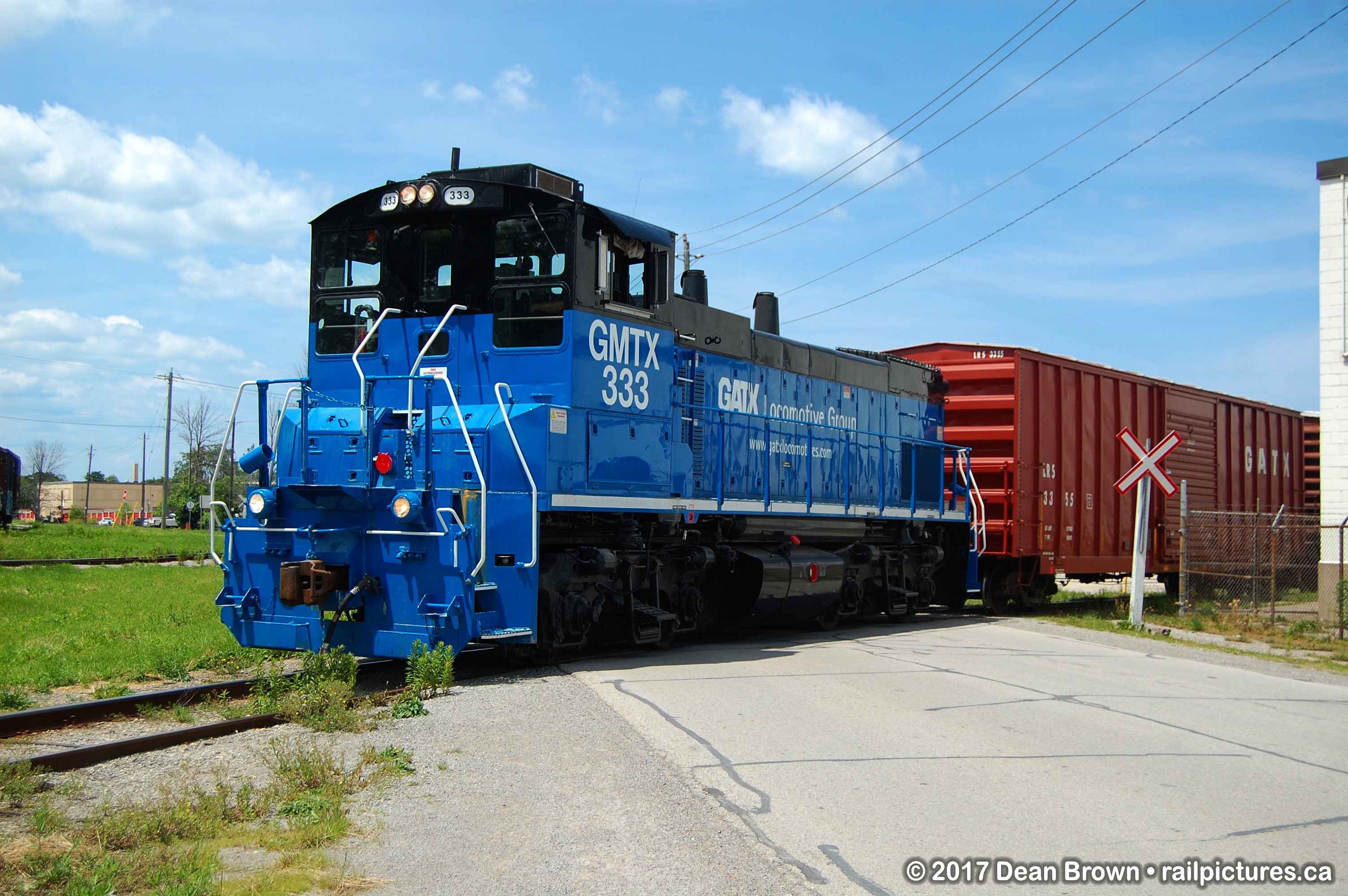 Railpictures.ca - Dean Brown Photo: GMTX MP1500AC 333 Working in the ...