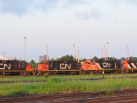 Yard units idle in Sarnia at sunrise, new power set is now up to four units with a pair of GP9RM's and GP38-2's. Nice to see the GP9's again as they are not as common now, they wont be around forever and the zebra stripes on the 7524 still look decent for a paint scheme from 30 years ago. Why they felt the needed a four unit set I'm not sure. CN 7052, CN 7016, IC 9607, CN 7524.