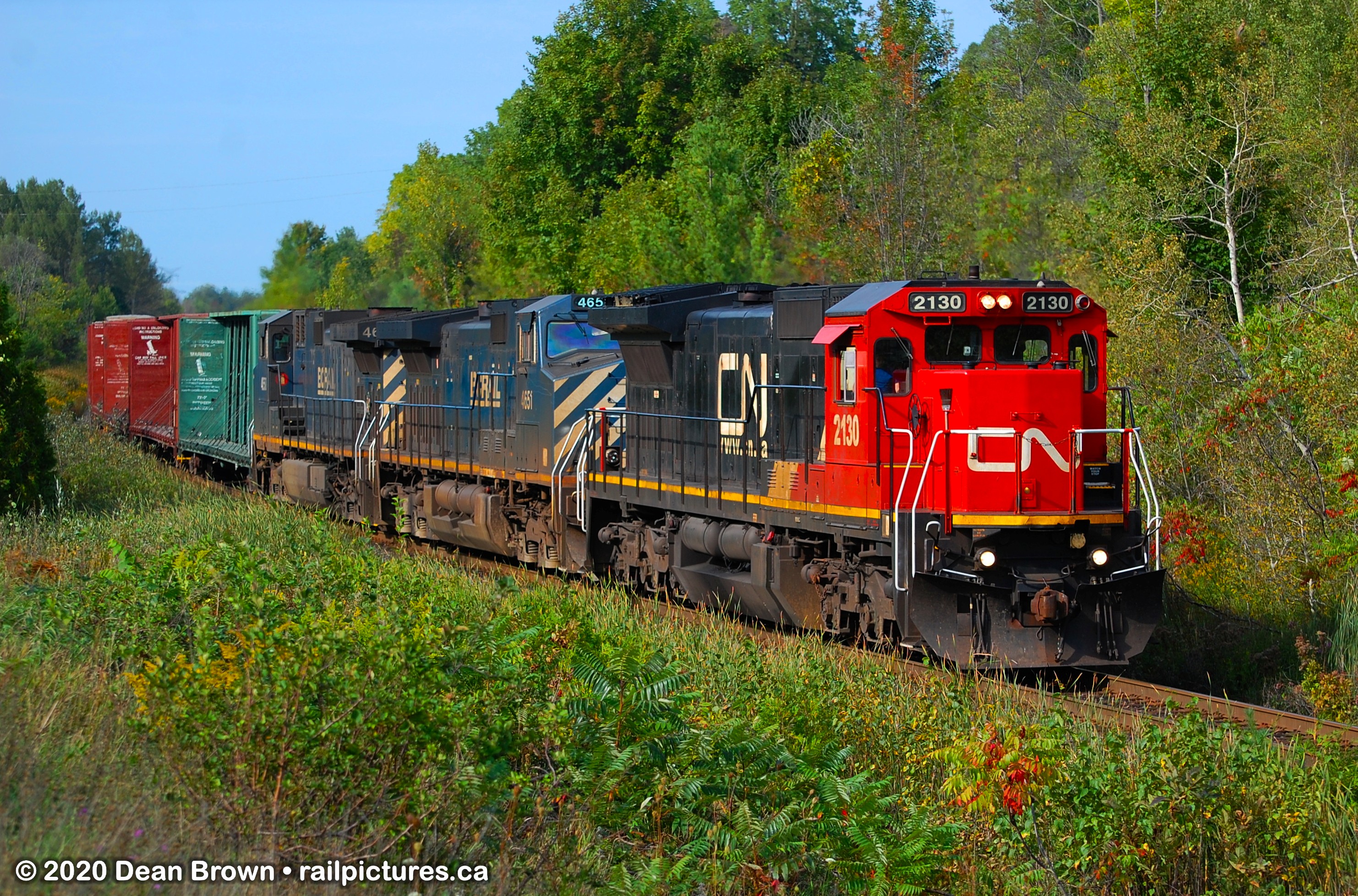 Railpictures ca Dean Brown Photo CN C40 8 2130 BCOL C44 9W 4651 And 