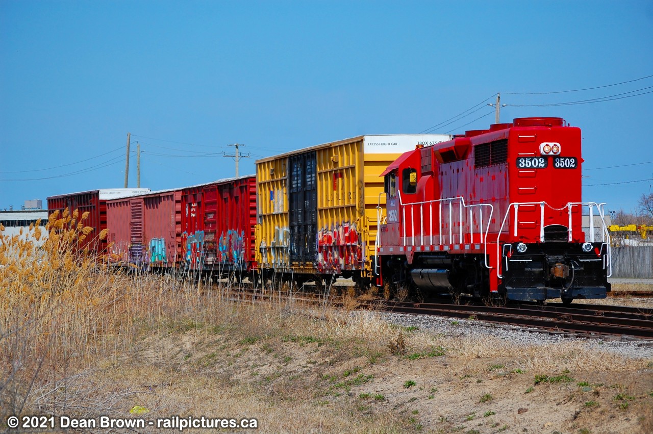 JLCX GP35 3502 at Eastchester in St. Catharines.