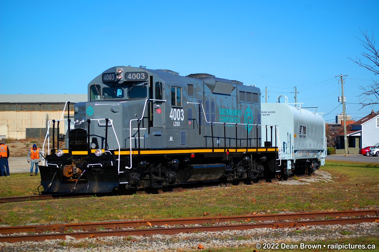LDSX GP9 4003 Lifts NS coil cars at Steelcon, and now this is all gone.
