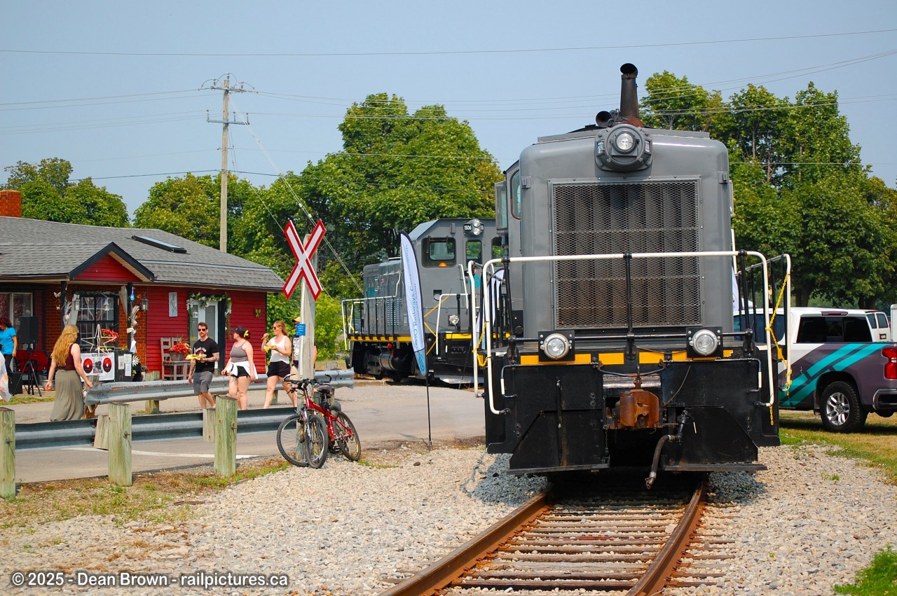 GIO Rail was again sponsored for Canal Days in Port Colborne, with two of their units on display, including LDSX SW-9 7920 and LDSX SW-14 1506.