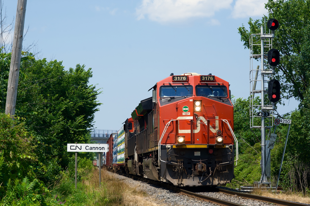 A pair of ET44ACs powers CN 324 as it leaves the St-Hyacinthe Sub and heads south on the Rouses Point Sub.