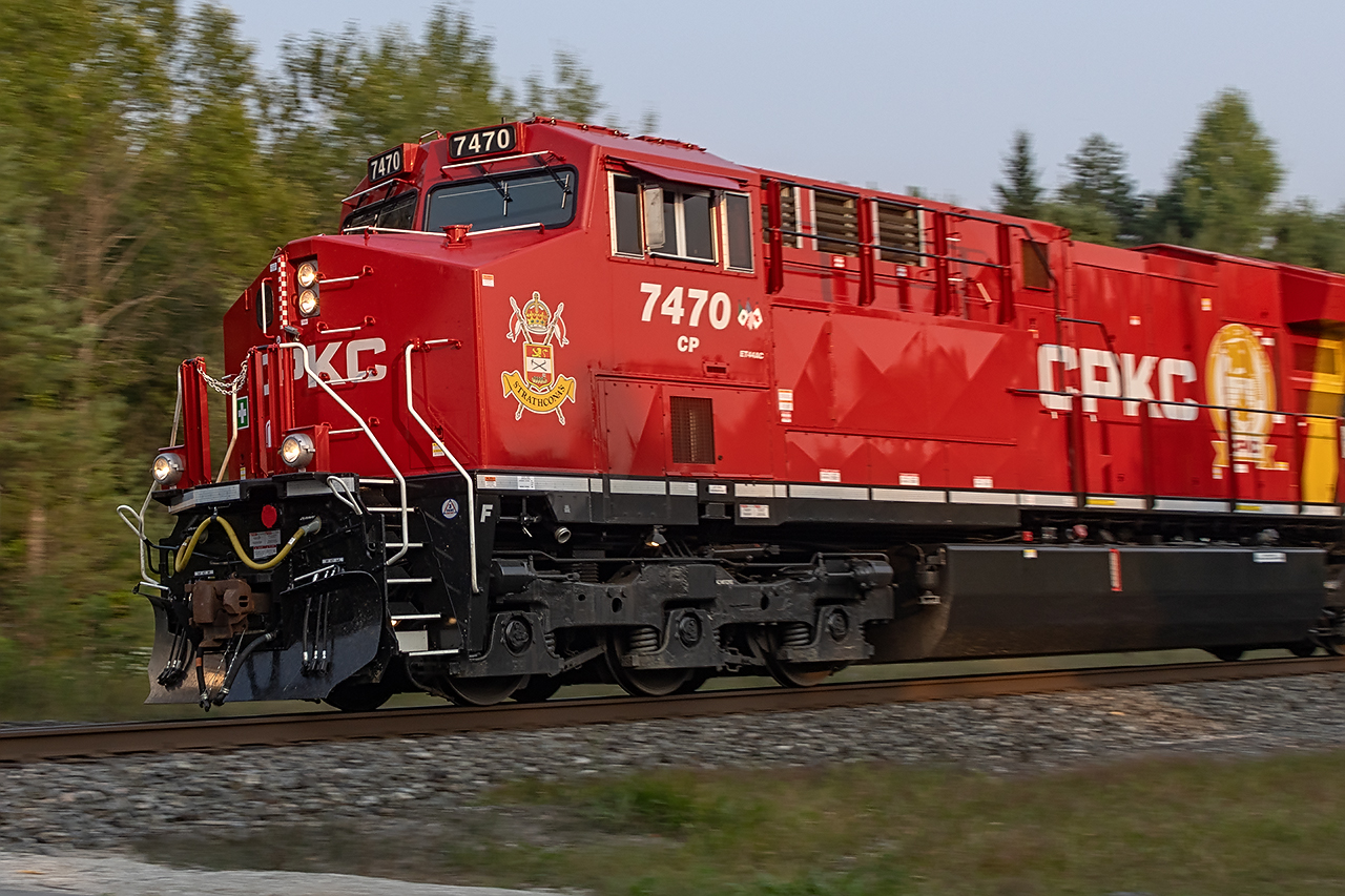 The great thing about the internet is that sharing information has become simple. I first saw a post about newly minted Strathcona 7470 leading a late-running 113 when it was around Lovekin. Already up north for the day, it was just a question of where and when, assuming it got through Toronto Yard and VIT with minimal delay. The second question was where to get it where it might be "lit" decently. Rightly, or wrongly, I picked "secret location" 86 (mile86) at Mount St Louis Rd, which would be a fabulous spot for afternoon southbounds. They do look nice in fresh paint (which I will not editorialise on), and it's nice to have shots of all three Strathcona units leading.

The history is that the Royal Strathconas were created by the man who drove the last spike of the CPR, Sir Donald Smith, a legendary figure in the building of the CPR.