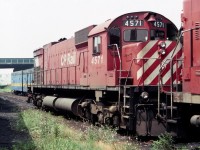 This CP MLW M630 freight monster, CP 4571, was hanging out with passenger equipment at the engine terminal near Toronto Union Station in August of 1983. Quite a find indeed.