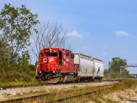 Returning to Welland Yard with traffic from CN at Southern Yard, CP TE11 passes north siding switch Rusholme.
