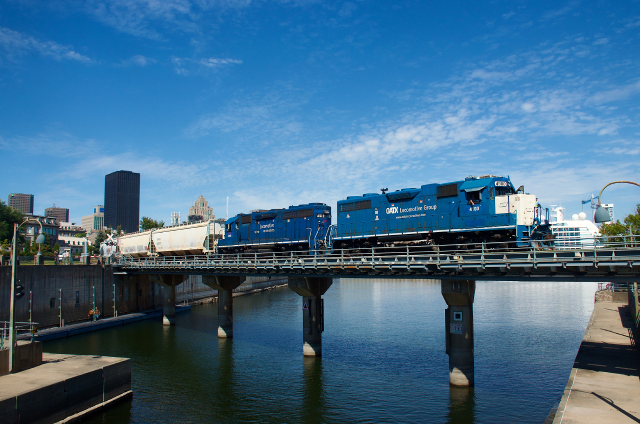 CN 500 leaving the Port of Montreal. Note the difference in the shades of blue between the two ex-GMTX units.