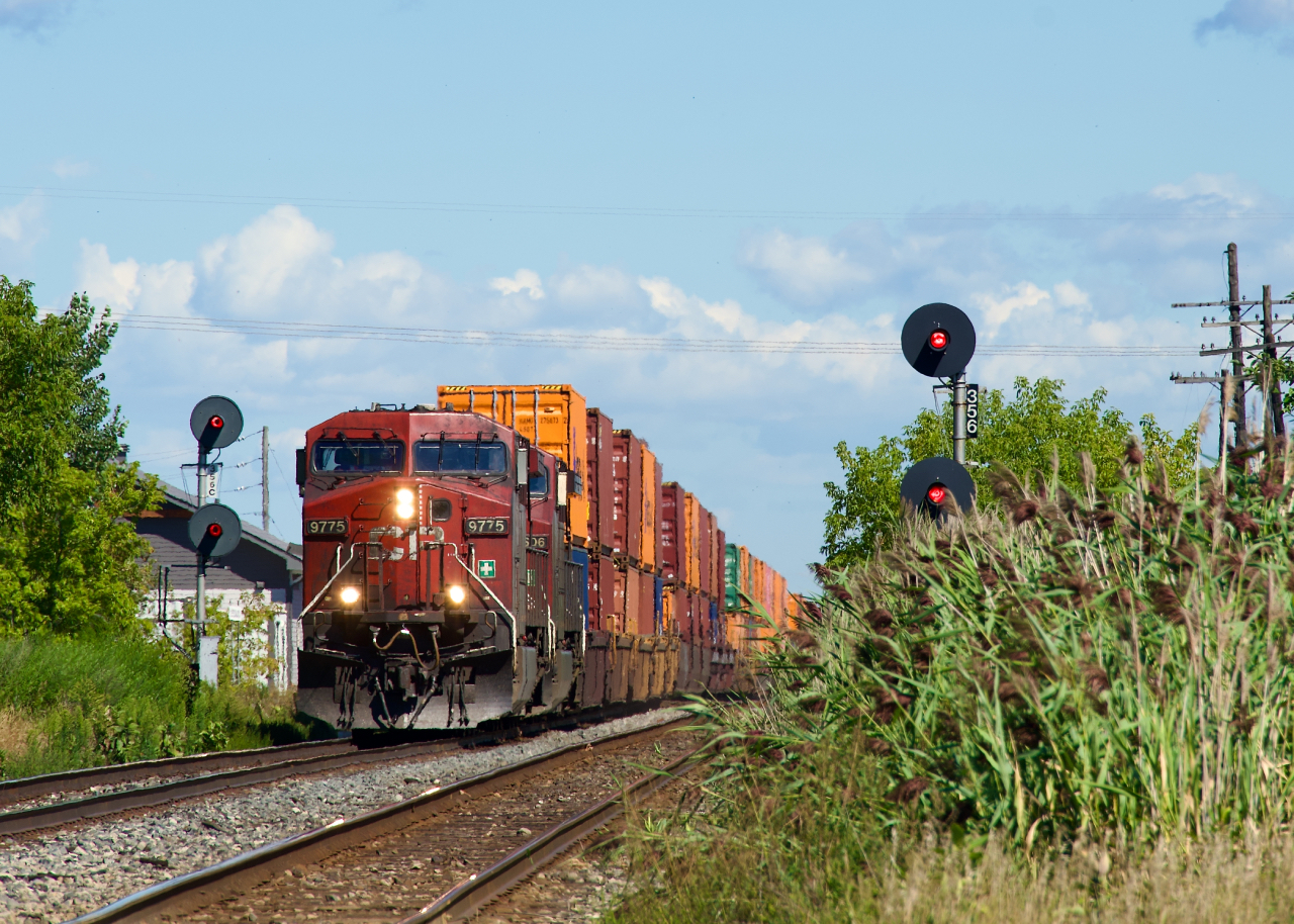 CP 9775 & CP 8606 have a combined service life of 46 years as they lead CPKC 133 at De Beaujeu,