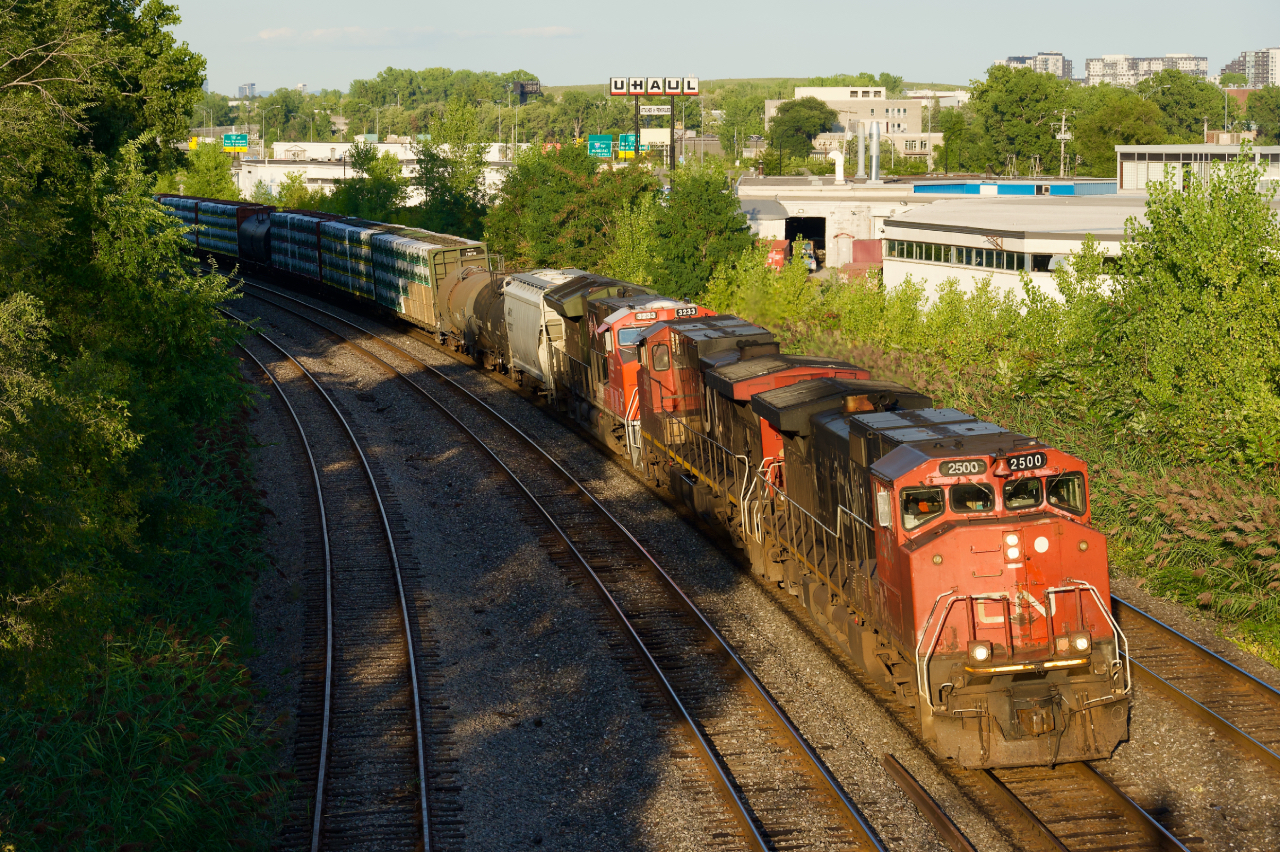 Sunset is perilously close as class leader CN 2500 leads CN 401. Military unit CN 3233 is third.