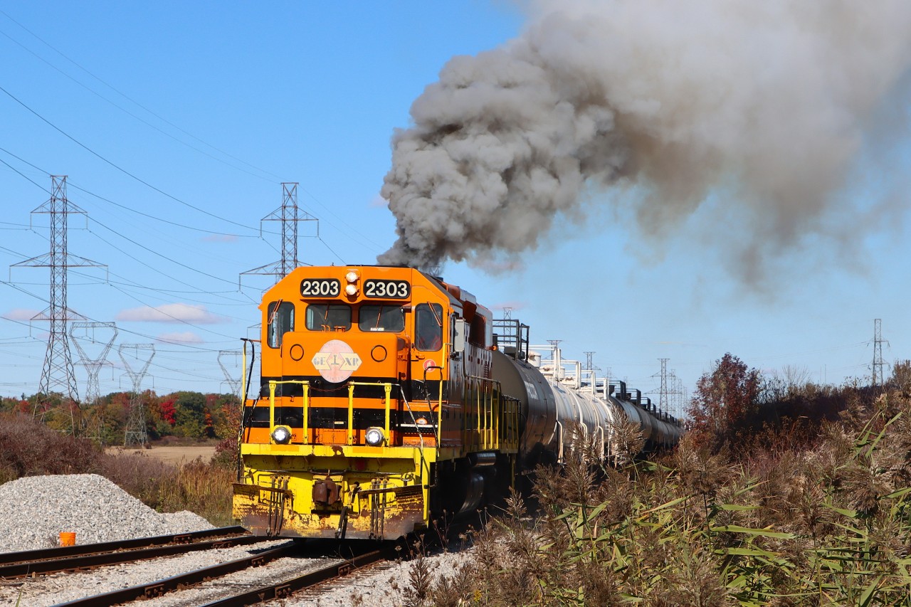 GEXR 2303 cleaning out the pipes as they throttle up to head south with the ESSO traffic.