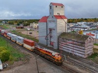 CPKC 105-18 cruises through Moosomin, next stop will be at Broadview for a quick crew change. 