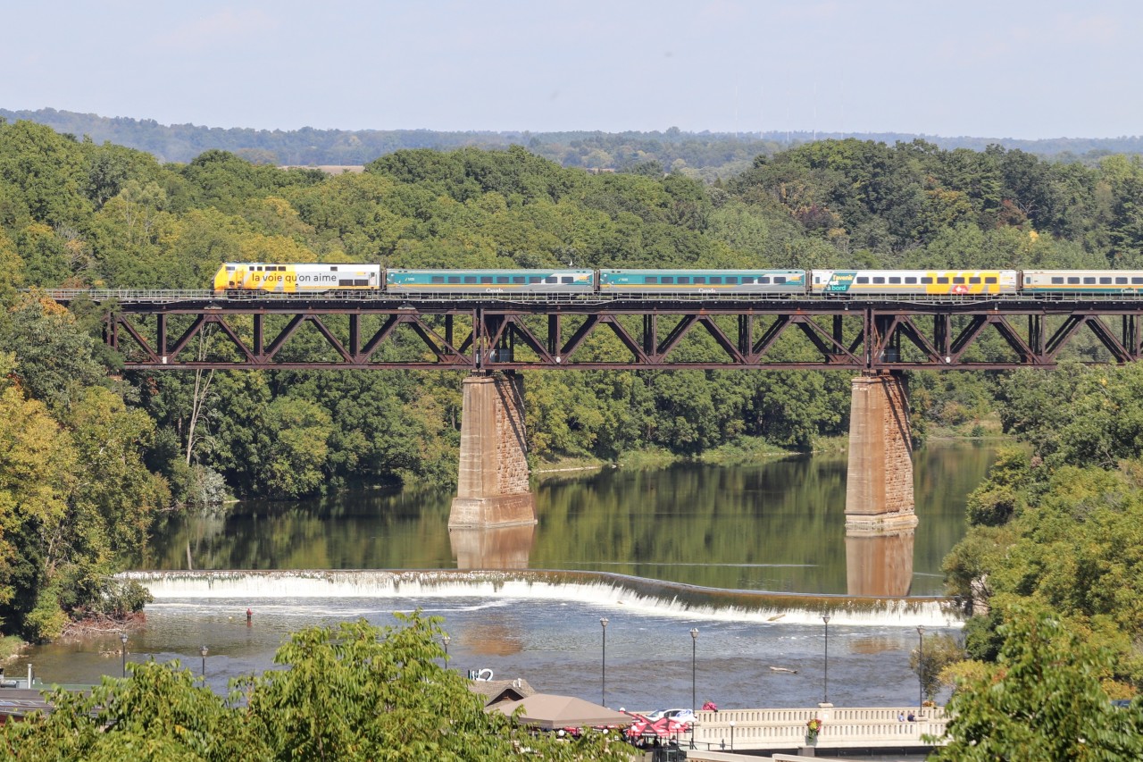 VIA 73, with an aging P42 #920 in the lead, races over the Grand River trestle in Paris, Ontario, with 6 LRC coaches. These LRC train sets are soon to become a rarity on the Dundas, with all but 82/83 being replaced by VEN sets in late September.