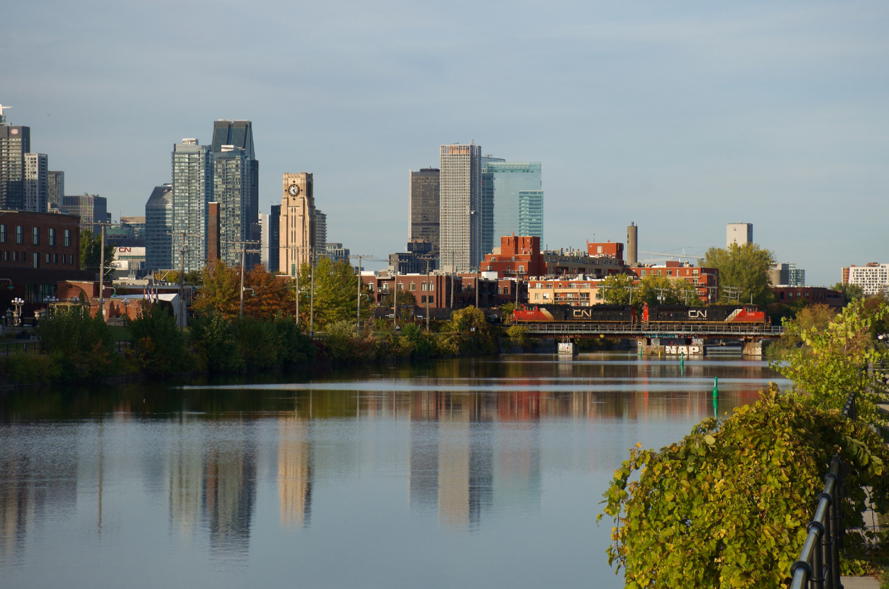 CN 527 is on its way back to Southwark Yard as it crosses the Lachine Canal with a pair of SD70M-2s.