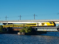 VIA 22 has the <I>Lumi</I> consist just after leaving Central Station.