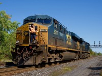 CN 326 is about to lift three cars from Coteau before heading towards Montreal.