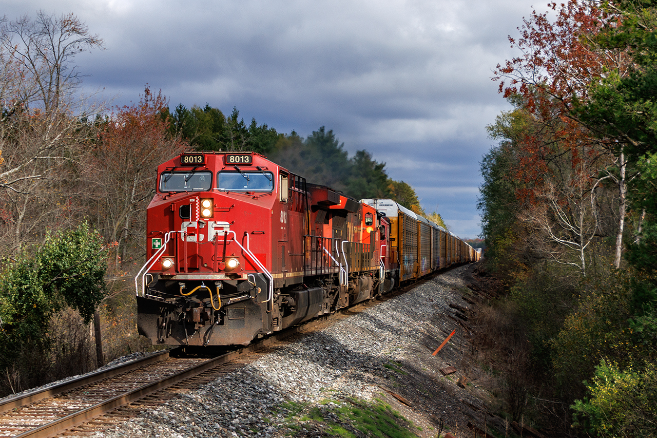 West of Milton, the Galt Sub is a sea of rollercoasters all the way to Ayr. This hill is enough to rate the heavier 136 lb rail that appears in only a few steep spots on the subdivision.
