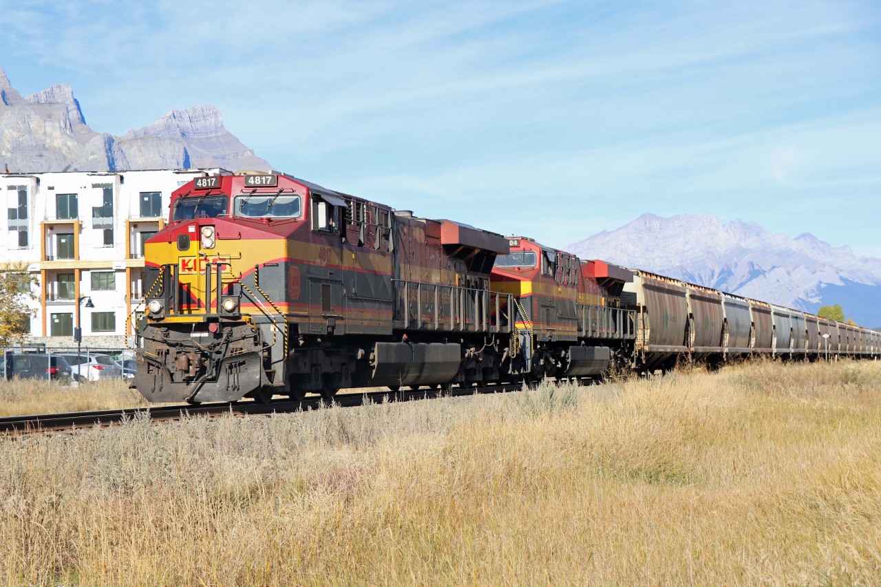 Having originated at Sapperton (New Westminster) on CN, empty CPKC potash train 602 speeds east through Canmore behind KCS 4817, KCSM 4904 and DPU CP 8776. Hmmm, that building under construction in the background would have a great shot of westbounds for most of the day (and there's a nearby crossing for other times)--I wonder if it's going to be a condo or a rental property...