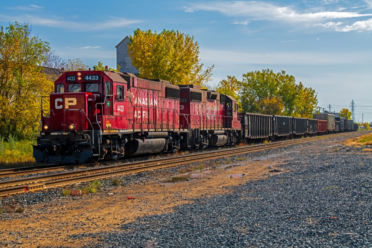 Switching out some cars at Industrial Metals in the heart of St. Boniface during their daily Paddington yard job.