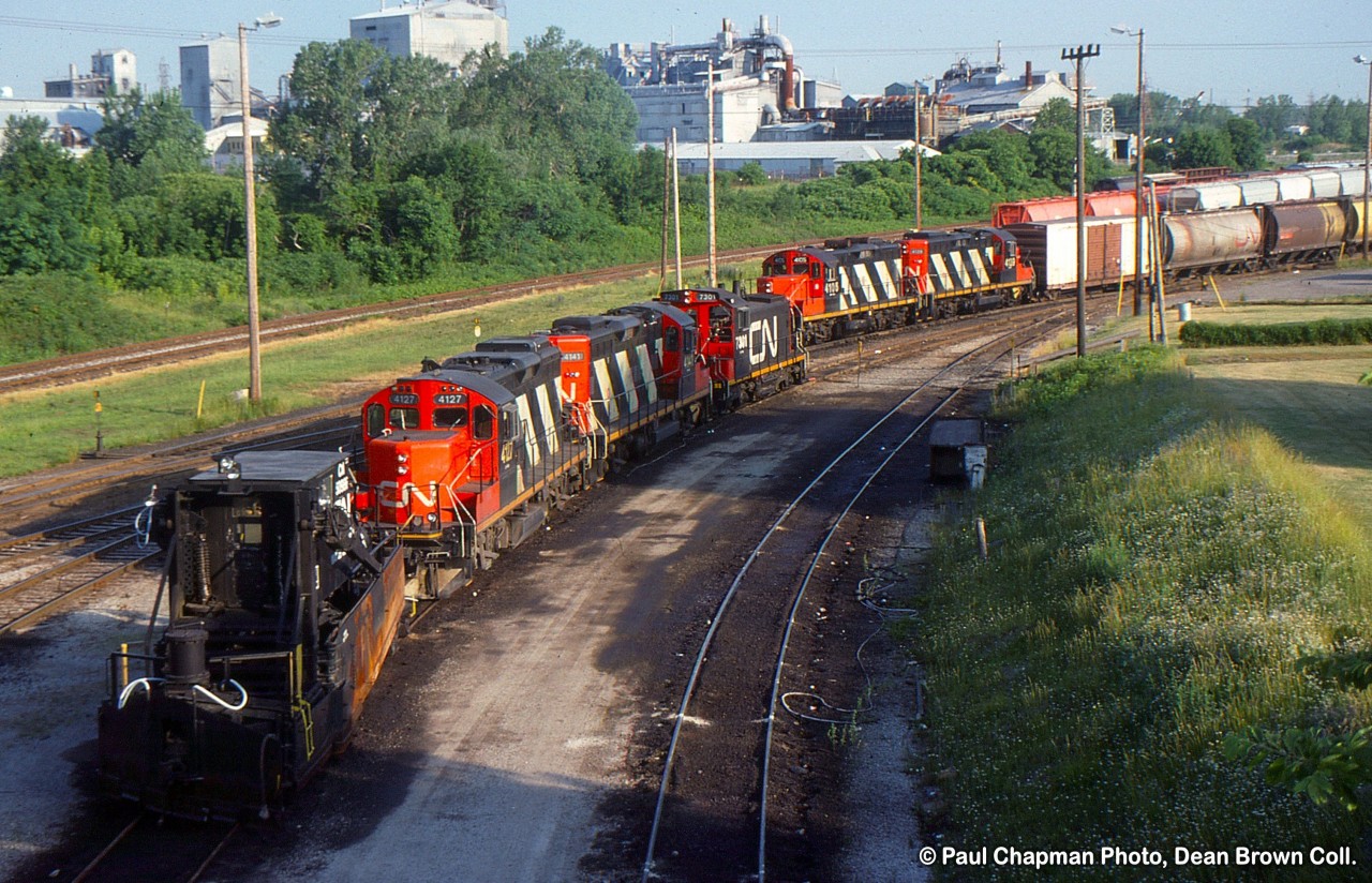 Back in the days when Niagara Falls was active and a handful of CN GP9RM at the east end of the yard at Victoria Ave.