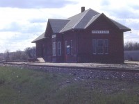 Here's a picture of the long gone Powassan CNR train station, taken by my father in May 1976.