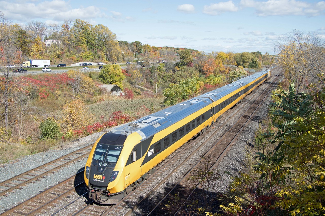 While visiting Burlington for Real Rails 2025, I caught VIA's "Lumi" train set on Toronto-Windsor train No. 73. According to a Trains Newswire article covering this Venture train's introduction into service, it "“acts as a reminder of the beginning of a new era for passenger rail,” and is meant to be reminscient of the all-yellow TurboTrains that operated between Montreal and Toronto until 1982". Hmmm--I seem to recall car weekend Rapido trains between Toronto and Montreal (and also in southwestern Ontario) behind 3 or 4 units (FP9s/FPA4s/RS18s/GP9s)--a Siemens Venture is not quite the same to me...