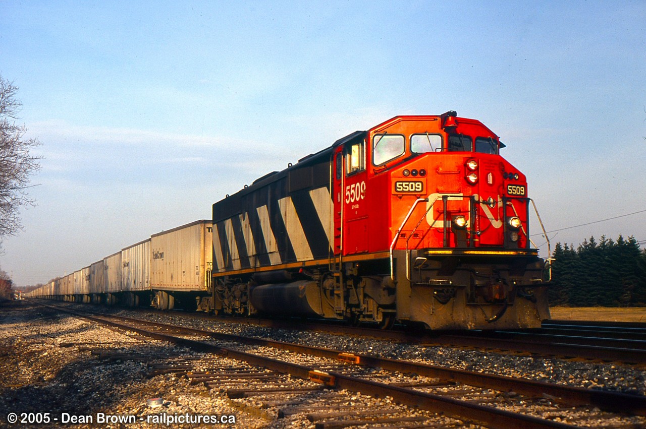 CN SD60F 5509 leads Q145 through Ingersoll.