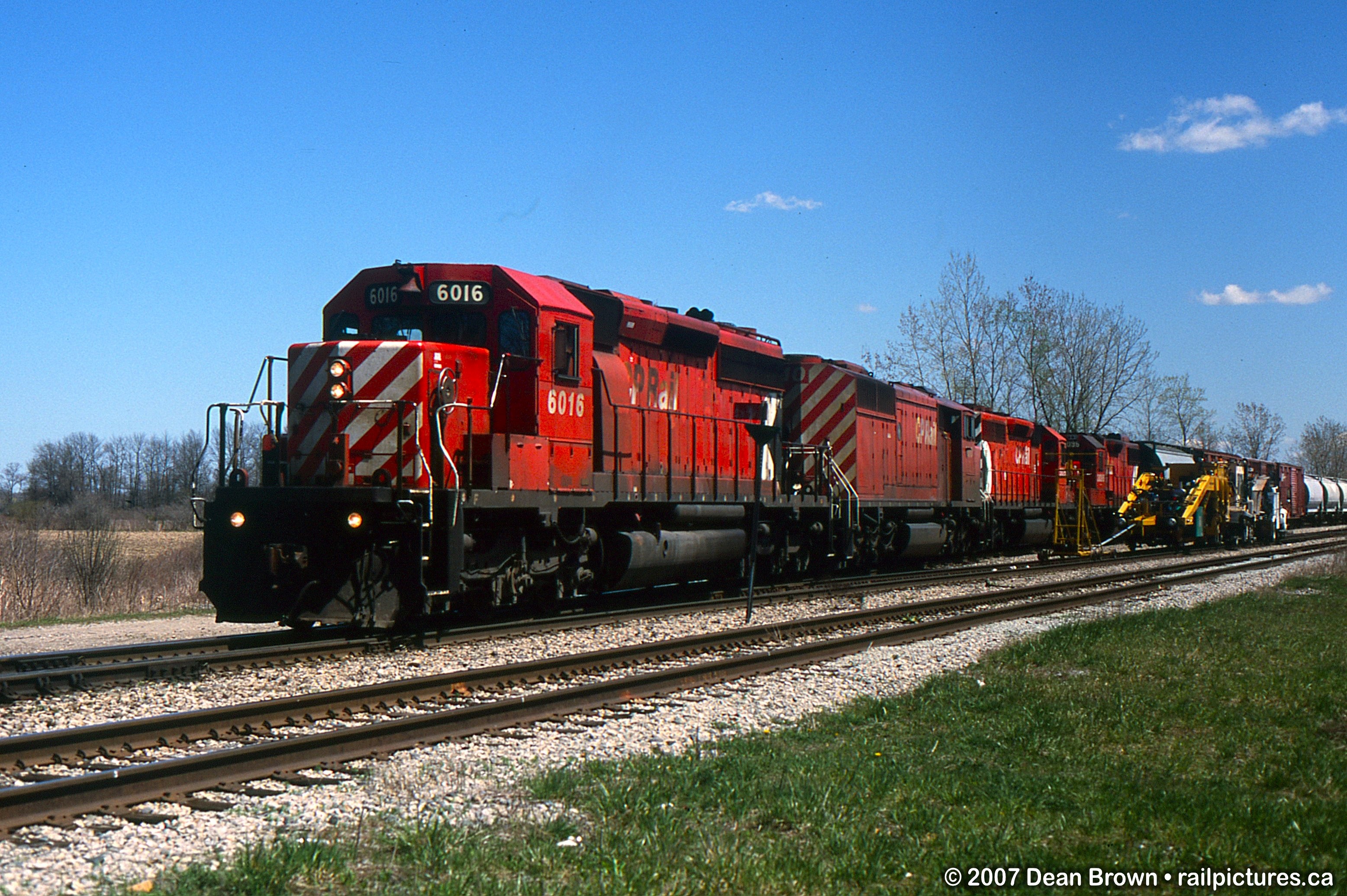 Railpictures.ca - Dean Brown Photo: CP 427 with CP SD40-2 6016, CP SD40 ...