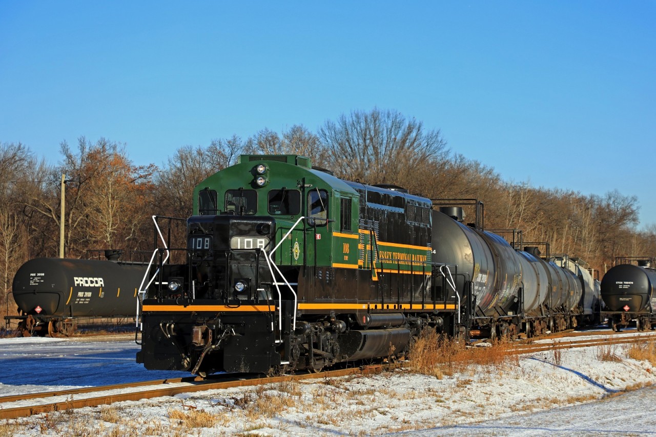 Essex Terminal 108 GP9m, in new paint, works the 0630 Job at Ojibway Yard. The 108 was built 5-60 by GMDD as Cartier #9.