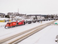 OSR's St. Thomas Job returns to Ingersoll, passing through Putnam with 13 cars.  1591 sports its recently applied "OSRail" lettering.