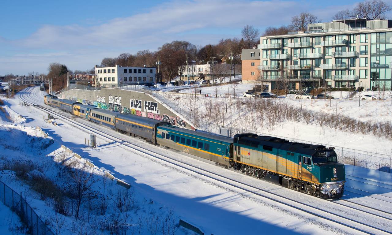 VIA 624 from Ottawa has a rather mixed up consist as it prepares to pass Turcot Ouest.