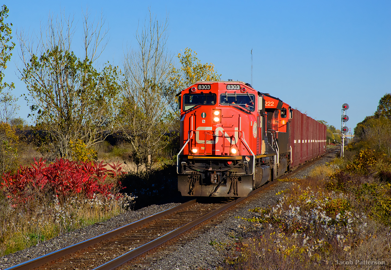 After working the interchange with GIO at Feeder, CN L562 swings off the Robbins connecting track onto the Stamford for the run to Port Rob.