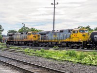 This is a follow-up picture of the previous one showing the engines being pulled by CN 4727, now showcasing the QNSL C44-9Ws after being dropped-off by train 561, sitting in the yard. Train 403 would bring them down to Joffre yard, near Quebec City, the morning after. I am not sure what happened to the engines since, but they have likely been scrapped, or stripped for parts.