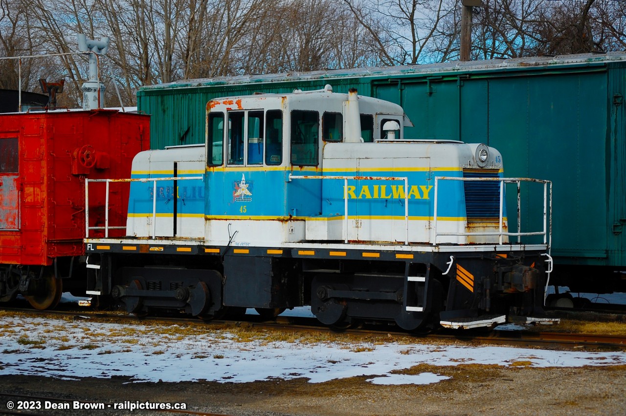 Ex TRRY GE 45ton 45 was sold to PSTR in 2017.