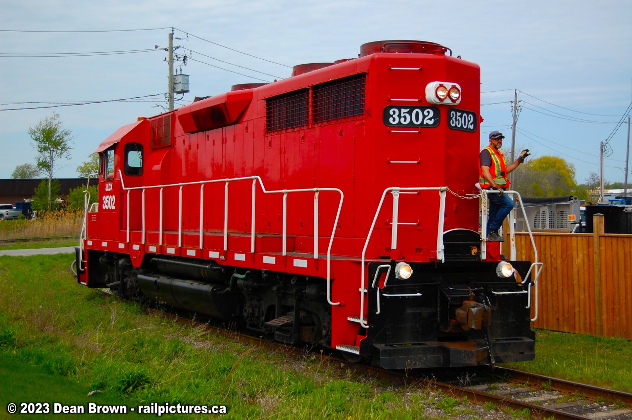 JLCX GP35 3502 Backing onto the Lakeshore Spur.