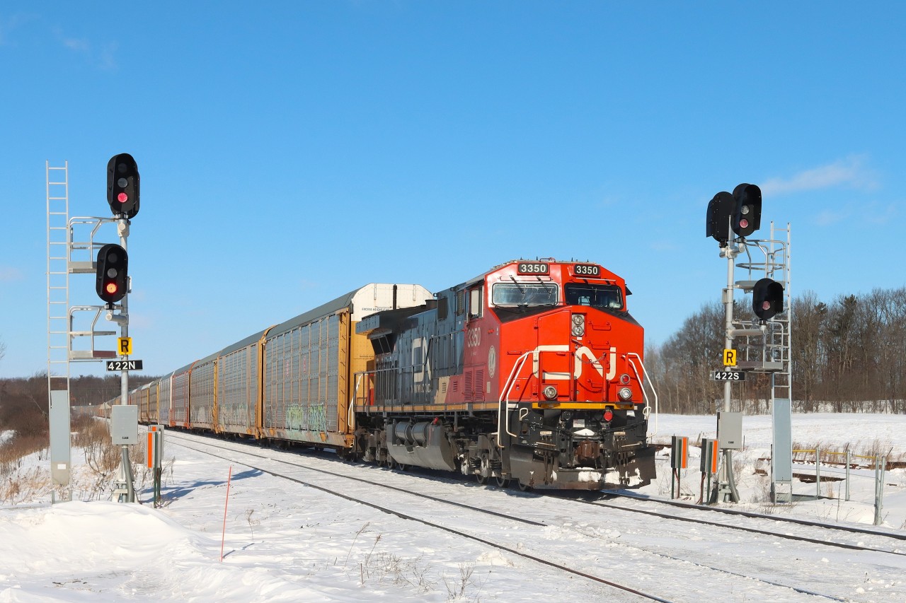 A bitterly cold day trackside but the sun was out. E271 with 68 cars (278 axles). Conversations with the RTC would indicate a recrew at Aldershot, although no confirmation about a waiting taxi.