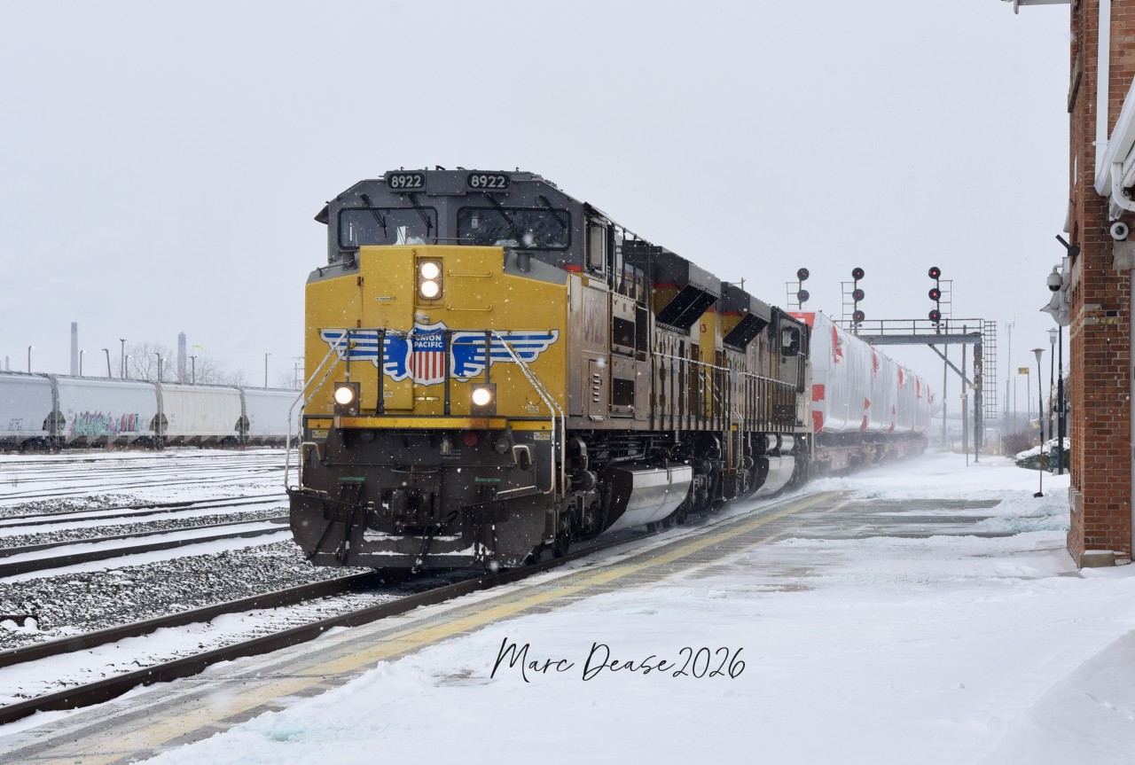 CN train 388 with windmill parts rolls into Sarnia, ON., with UP 8922 leading and UP 8403 trailing.